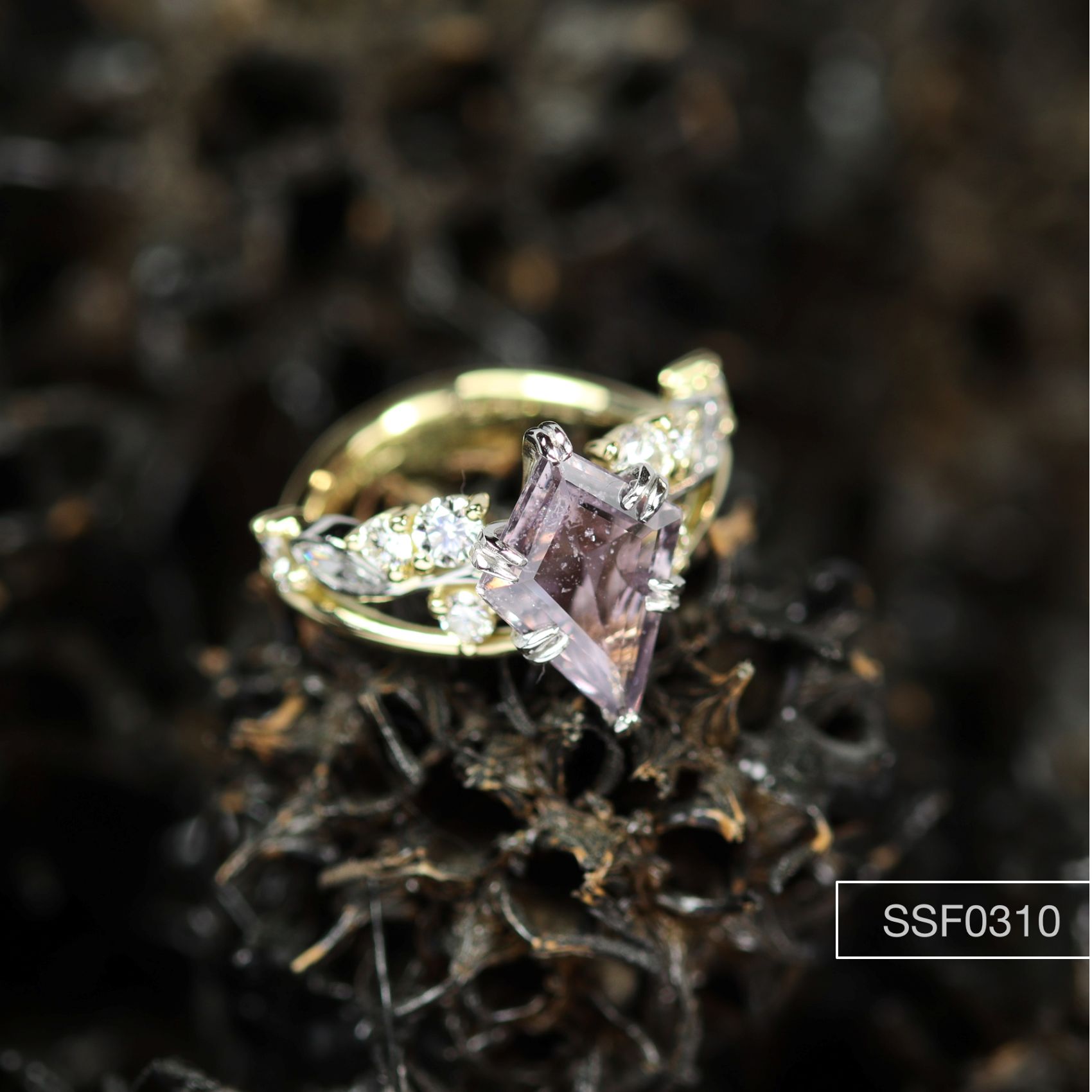 Purple Sapphire kite cut with flanking Diamonds 18ct yellow Gold / Platinum ring